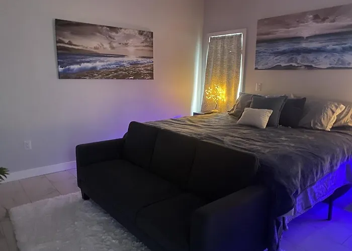 Suite On Banks Ave