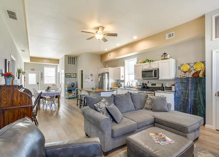 Richland Home On Multi-Unit Farm: Fish, Hike!
