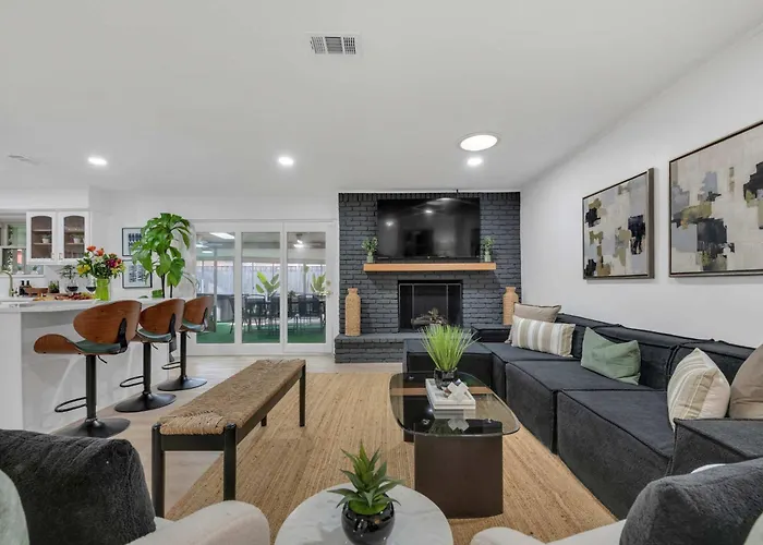 Indoor Pool & Hot Tub Near At&T Stadium
