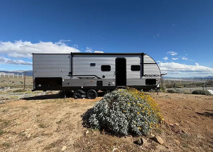 Charming-Cozy Trailer Under The Turbines