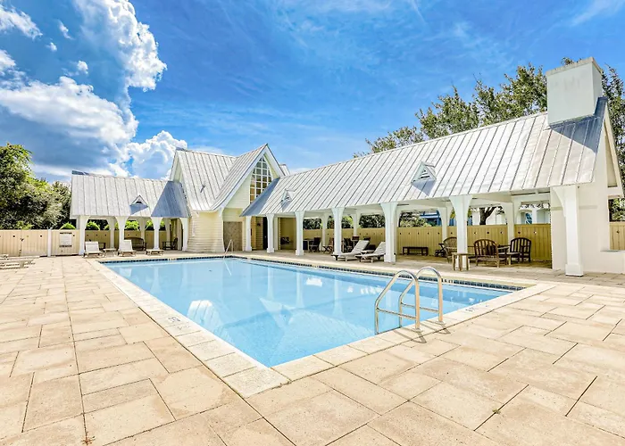 Dog-Friendly Home With Community Pool Flat Top Grill And Custom Coffee Bar