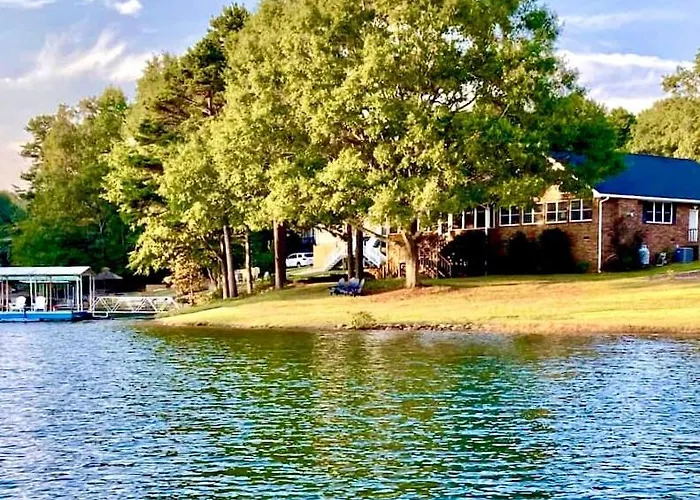 Deep-Water Keowee Lakefront, Dock, Deck, Kayaks