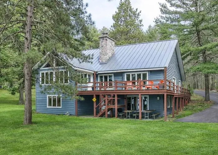 Mercer Lake Musky Lodge