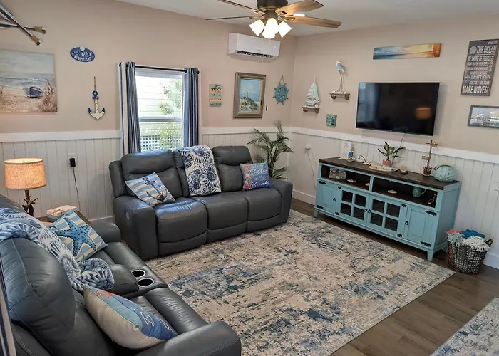 Seafoam Cottage - Beauty In The Heart Of Cedar Key