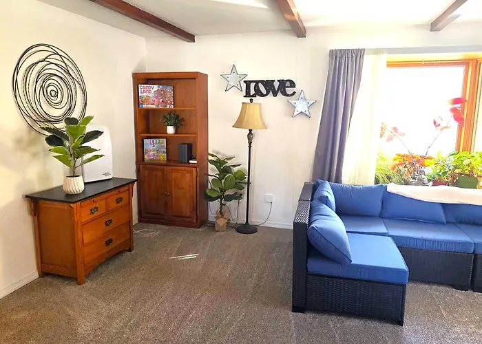 3 Queen Beds 2 Bath Near Downtown Klamath Falls
