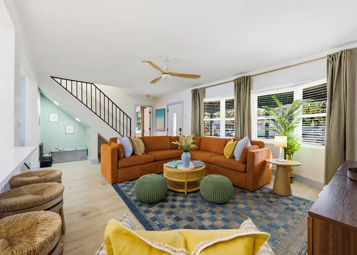 Sleeps 10 - Game Room - Putt Putt - Movie Theater