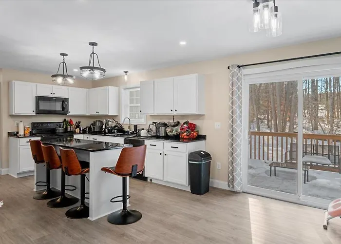 Sefahs Cozy Ashburnham Home