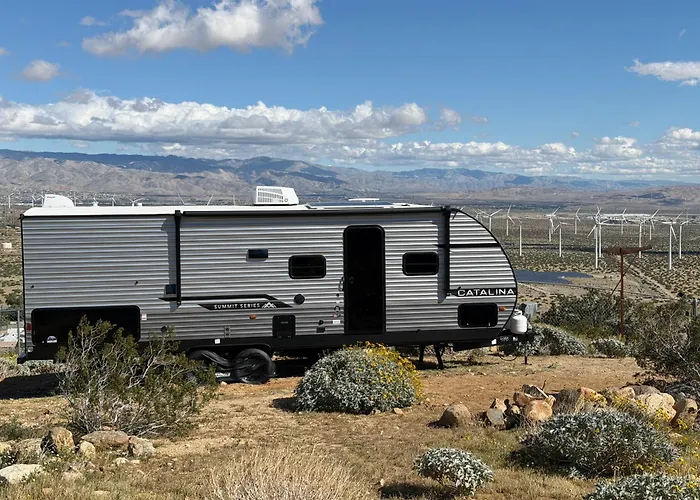 Charming-Cozy Trailer Under The Turbines