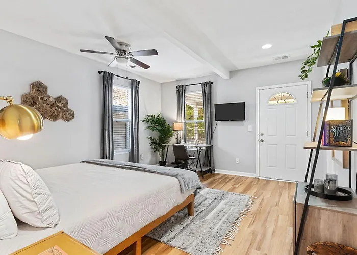 Columbus Park Upper Apt Minutes From Downtown Kc