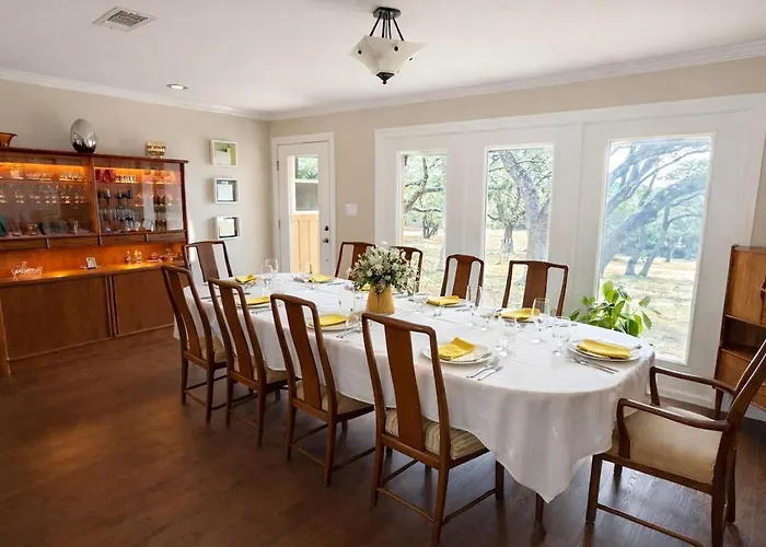Boerne Modernist Ranch