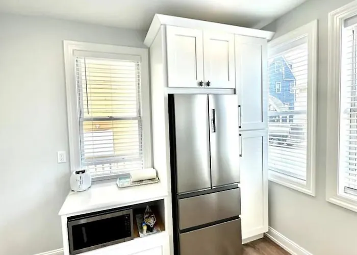 7 Mins Walk To Beach And Boardwalk, Ac, Free Parking