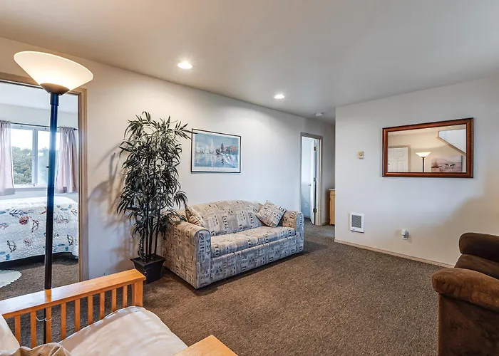 Walk To Beach! Pet-Friendly Westport Home W/ Views