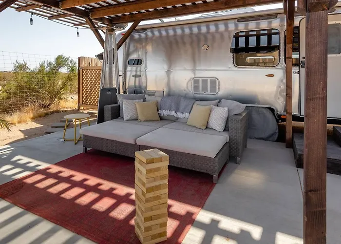 Airstream Desert Stay | Hot Tub, Views, Stargazing