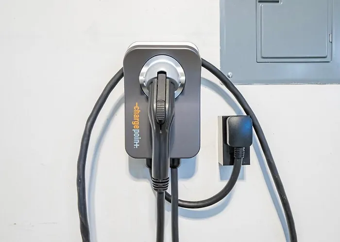 4726 Stylish 3Br Retreat Wgarage Ev Charger