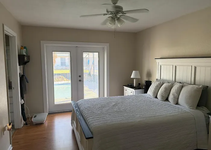Beautiful Home In Avon Park Lake