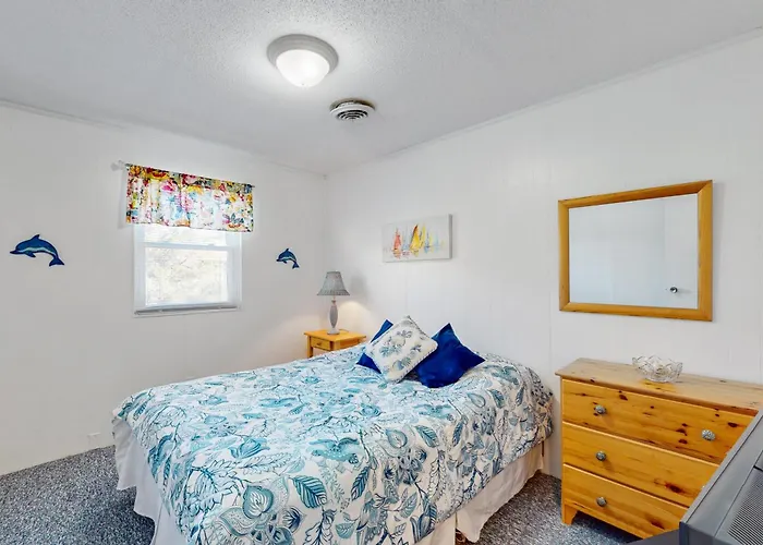 Fo10 Island Home With A Shared Pool, Open Layout, Balcony, & Ac - Dog-Friendly