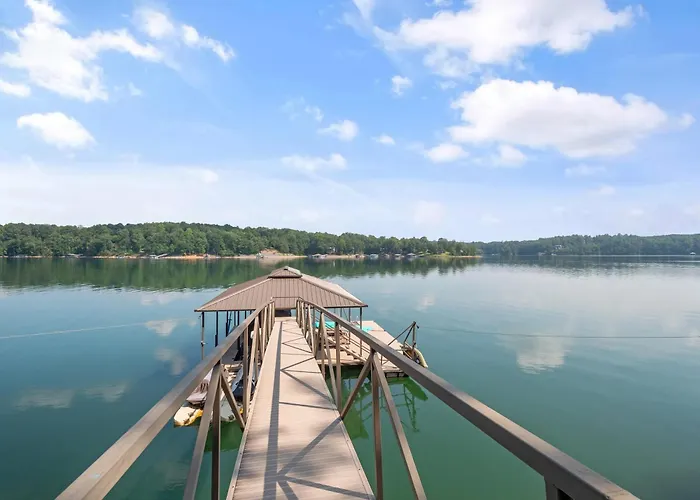 Central Perk - Pet Friendly, Luxury Cabin Feel, Kayaksand Coffee!