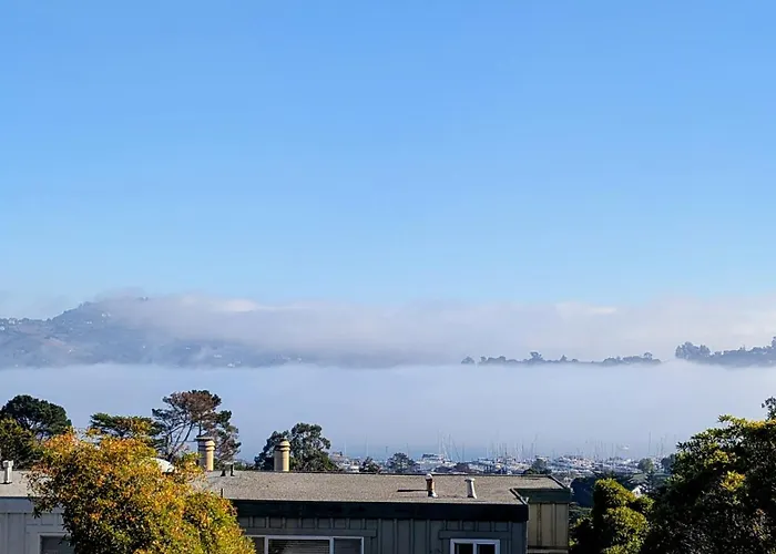 July Retreat In Sausalito With Water Views And Ac