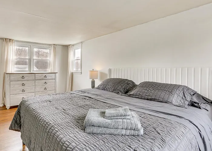 Walk To Lake Hopatcong: Vibrant Home W/ Deck!