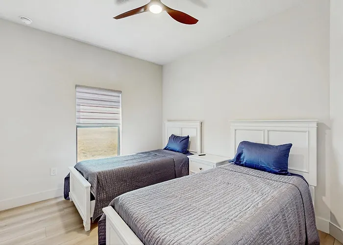 Greens And Golf Getaway- Units A And B