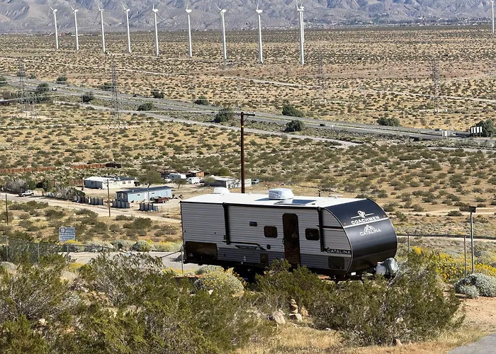 Charming-Cozy Trailer Under The Turbines