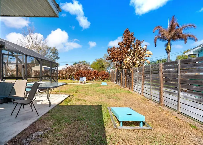 882 Cody Avenue