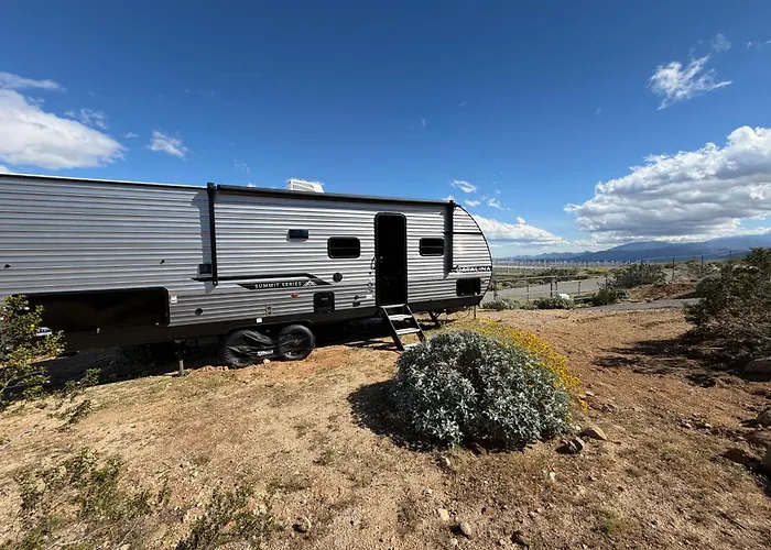 Charming-Cozy Trailer Under The Turbines