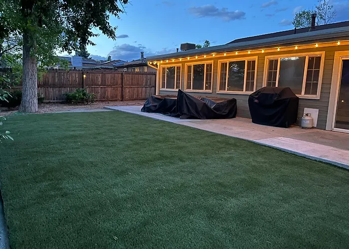 Private Home - Hot Tub, Game Room, Fire Pit, Fenced Yard
