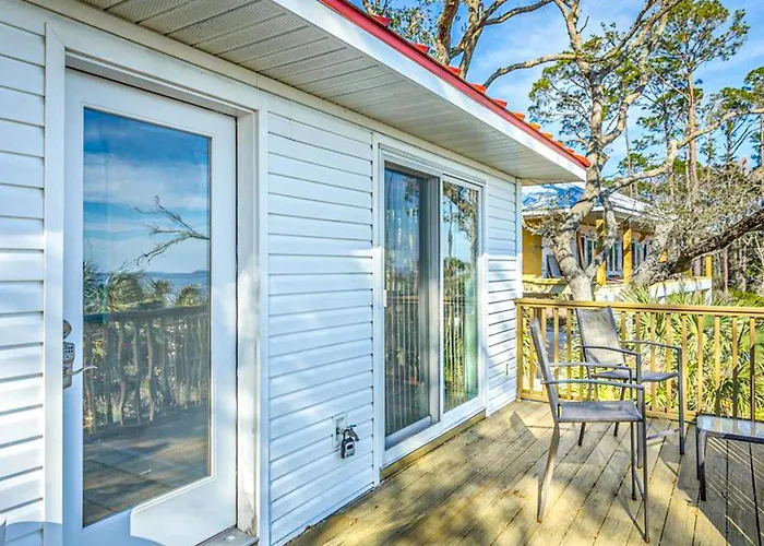 Dog-Friendly Home With Lovely Water View Roomy Deck Fast Wifi Central Ac W&D