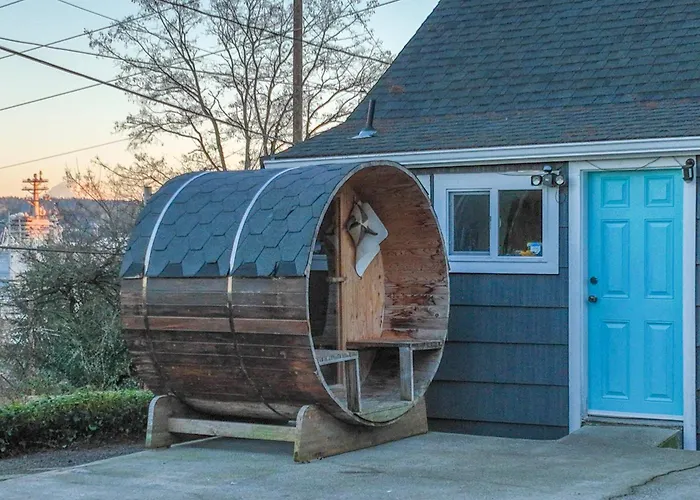 Bremerton Home: 2 Mi To Ferry & Boardwalk