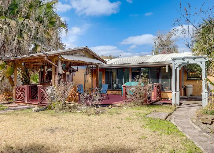 Sunroom & Spacious Yard! Family Gem In Orange Park