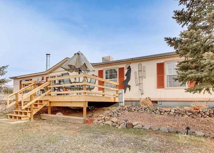 Hike, Fish & Unwind: Mtn-View Gem In Cedaredge!