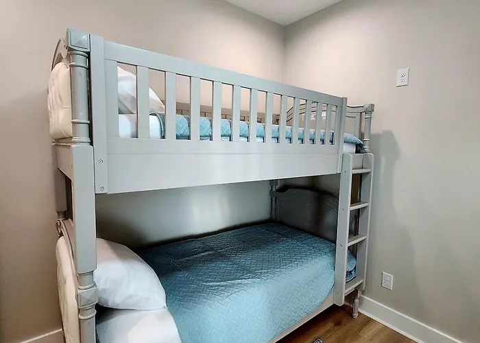 Coastal Charm Cottage Sports Complex Owa Beach!