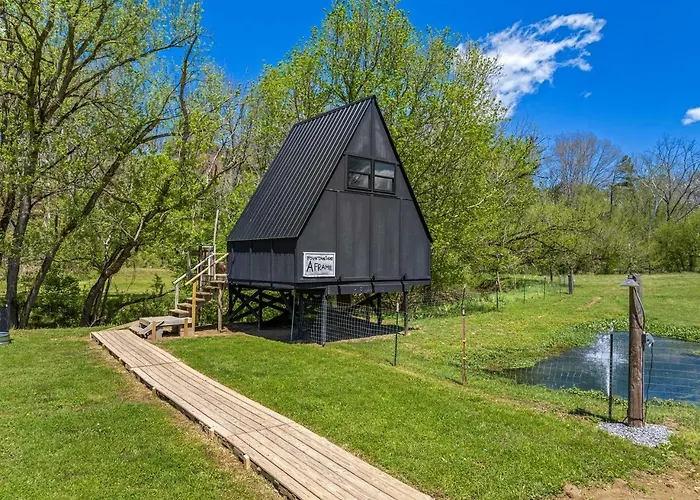 Creekside A-Frame Retreat With Treehouse Views, Hammock Lounge & Indoor-Outdoor Shower In New Port, Tennessee