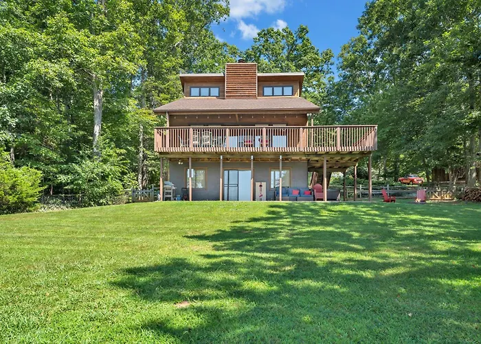 Lakeside Lodge - Lakefront Home With Private Dock & Hot Tub