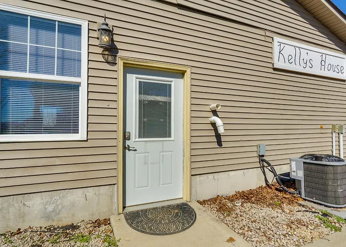 Richland Home On Multi-Unit Farm: Fish, Hike!