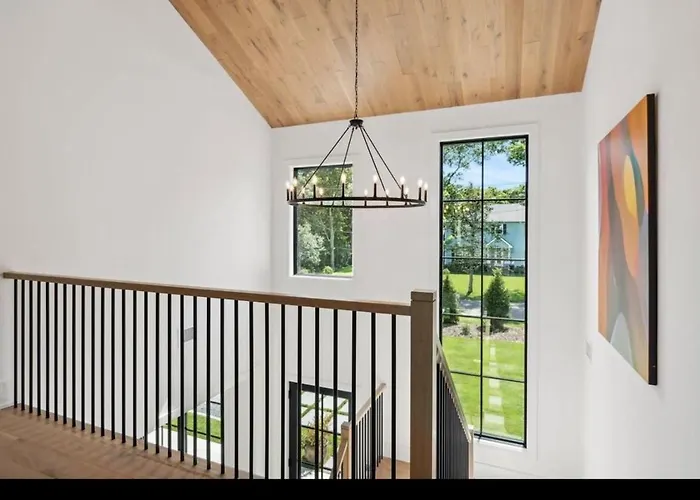 East Hamptons Modern 8 Bedroom New Construction