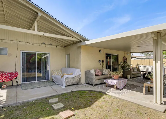 Home In San Diego Area W/ Outdoor Entertainment!