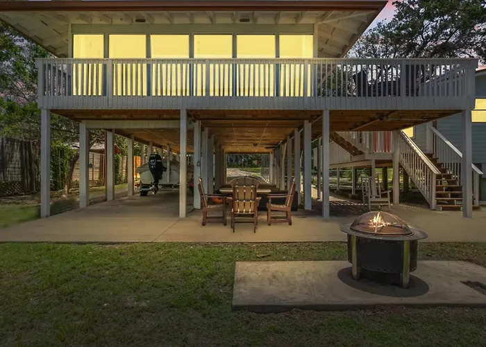 Waterfront Cottages With Sunsets, Kayaks Included!