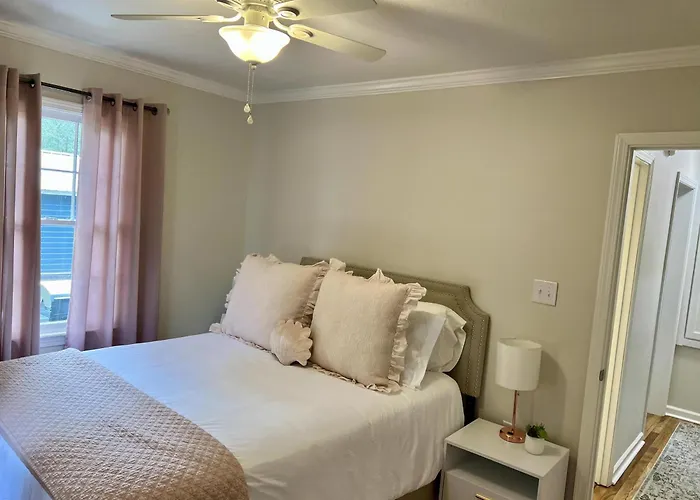 Newly Renovated Thomasville Getaway Close To Town