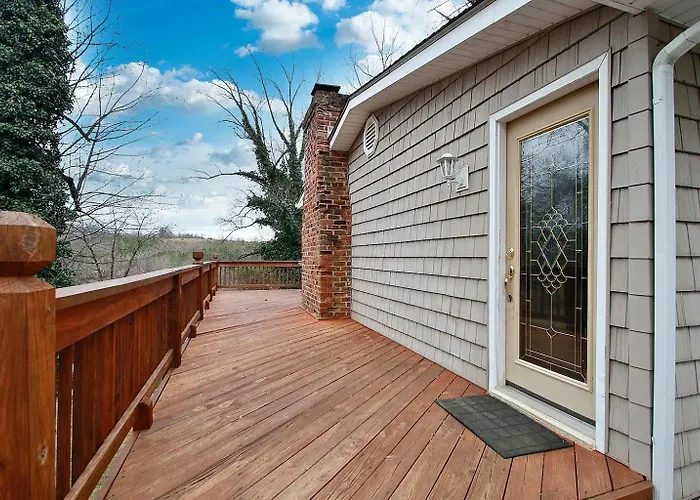 Stillwater Retreat Pet-Friendly Waterfront Home!
