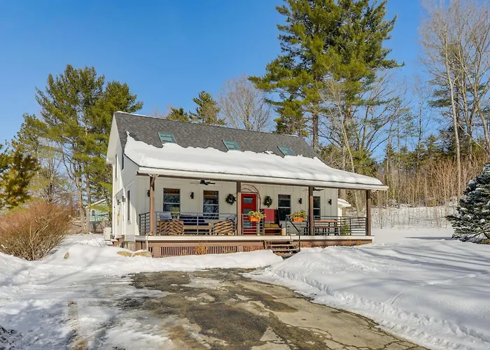 Bradford Group Getaway! Cabin W/ Deck & Fire Pit