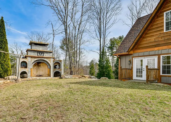 Steps To Private Beach! Family Home On Lake James