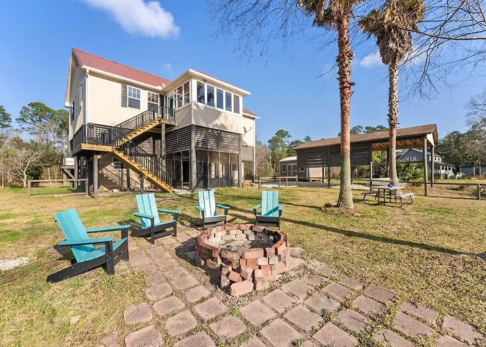 Spacious Foley Retreat Sleeps 12 Game Room Theater