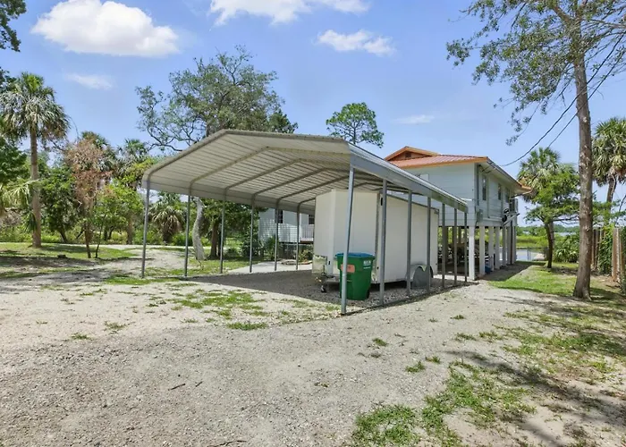 Waterfront Cottages With Sunsets, Kayaks Included!