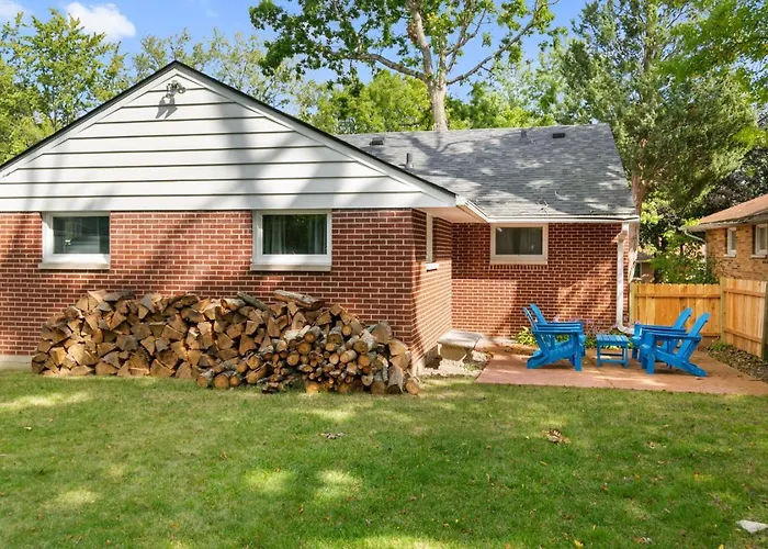 Spacious New 5 Bed Family Retreat Near Naval Base