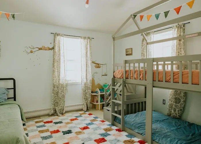 Fox Hollow Retreat | Sleeps 11 |Family Friendly