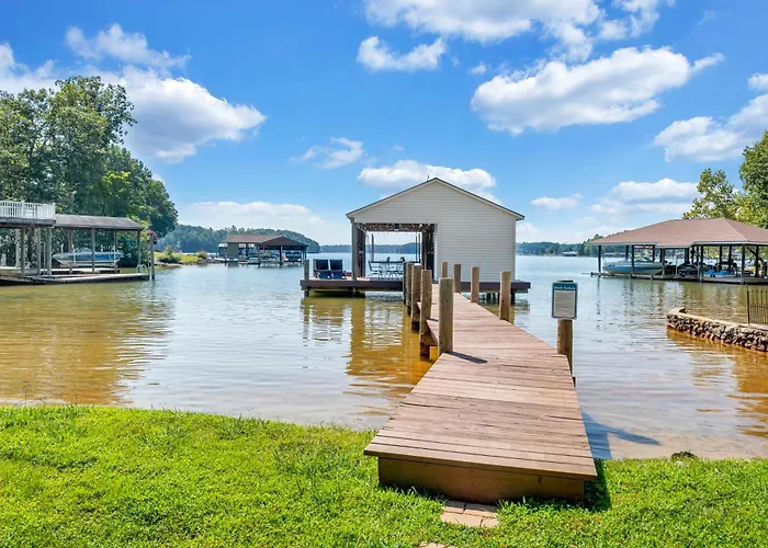 Lakeside Lodge - Lakefront Home With Private Dock & Hot Tub