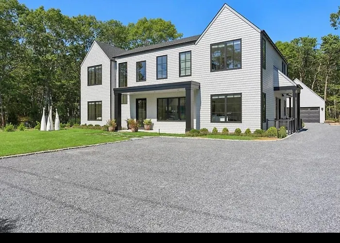 East Hamptons Modern 8 Bedroom New Construction