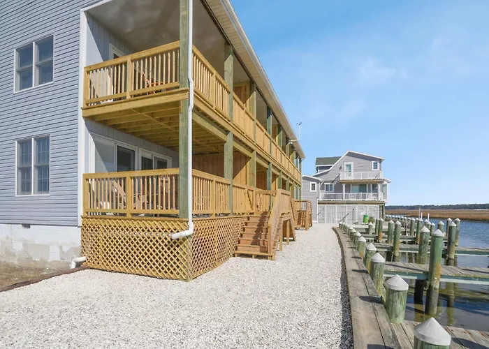 Channel Winds - Waterfront Bliss & Lighthouse Views!